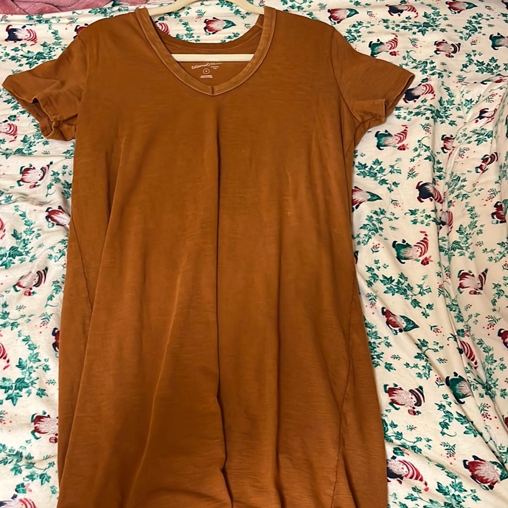orange ish brown (almost tan) v-neck t shirt dress